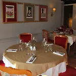 Otel L'auberge Du Cochon D'or 2*