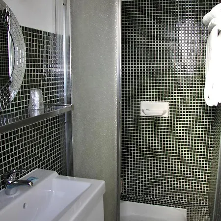 מלון L'auberge Du Cochon D'or בוזוויל