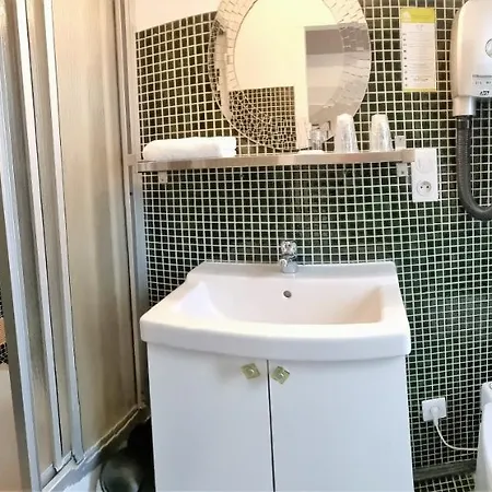 מלון L'auberge Du Cochon D'or