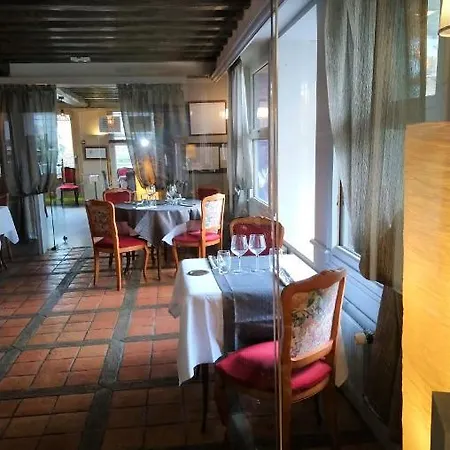 L'auberge Du Cochon D'or מלון בוזוויל