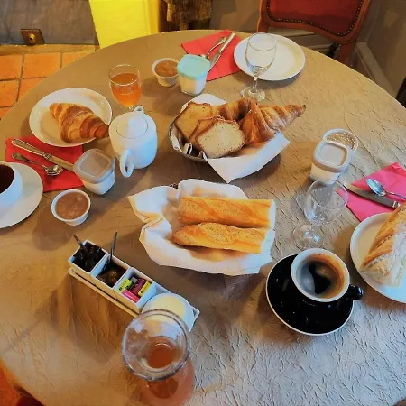 L'auberge Du Cochon D'or מלון בוזוויל