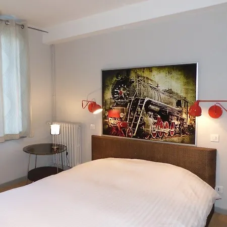 Logis Hotel Restaurant Hotel Le Cochon D'Or 2*