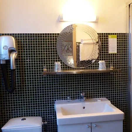 L'auberge Du Cochon D'or מלון