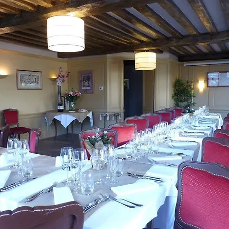 Logis Hotel Restaurant Hotel Le Cochon D'Or 2*