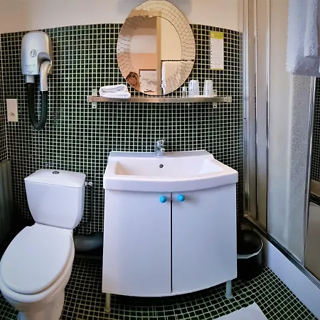 L'auberge Du Cochon D'or בוזוויל