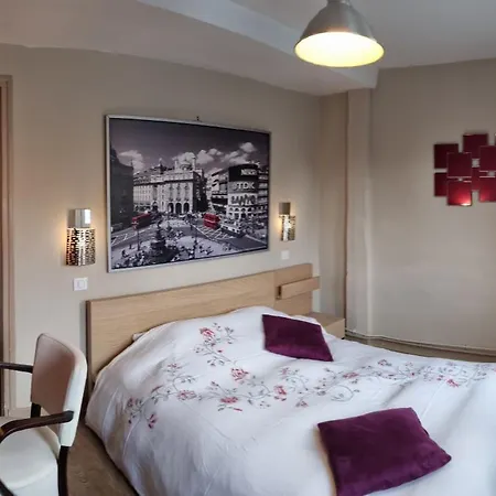 L'auberge Du Cochon D'or מלון בוזוויל