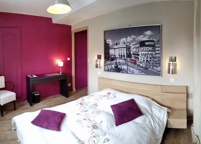 L'auberge Du Cochon D'or מלון