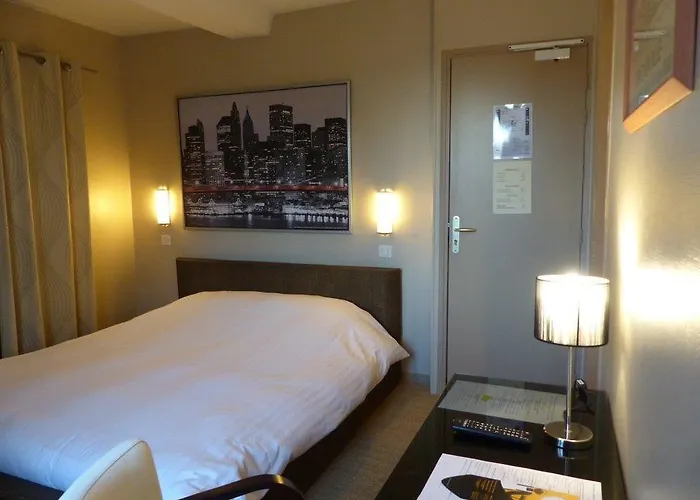 מלון L'auberge Du Cochon D'or