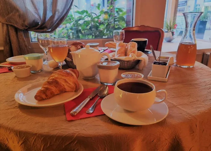 L'auberge Du Cochon D'or מלון