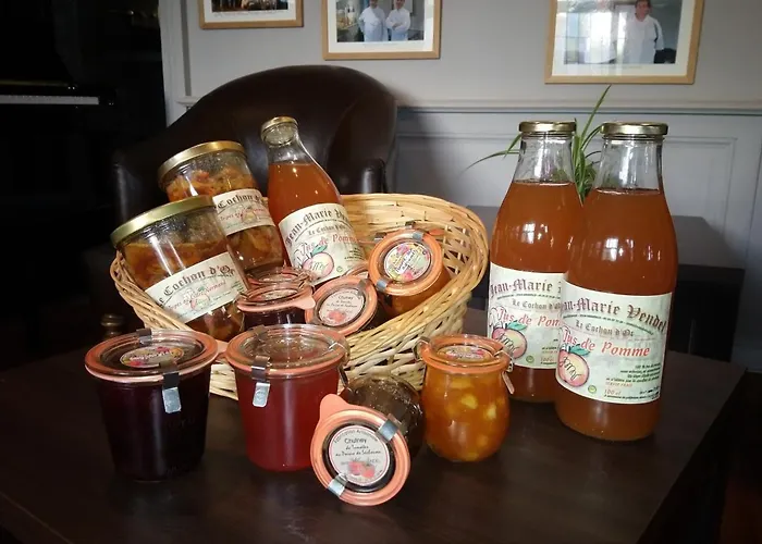 מלון L'auberge Du Cochon D'or